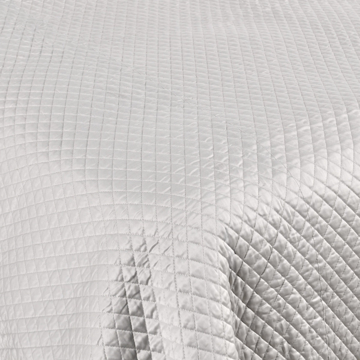 Diamond Silver 3pc Queen Quilt Set — view 6