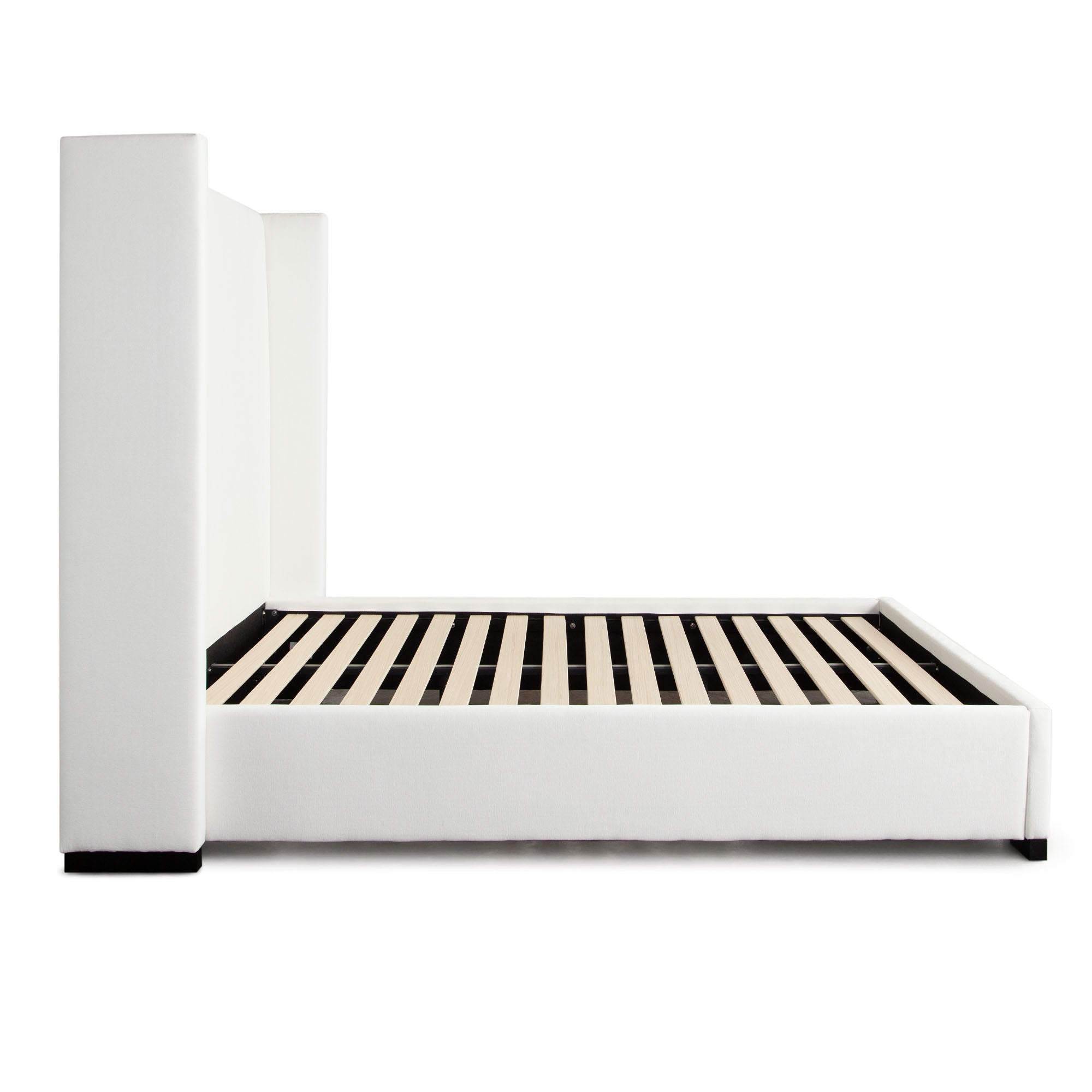 Seattle Queen Bed w/ Wing Accents and Mattress Platform in White Performance Fabric by Diamond Sofa