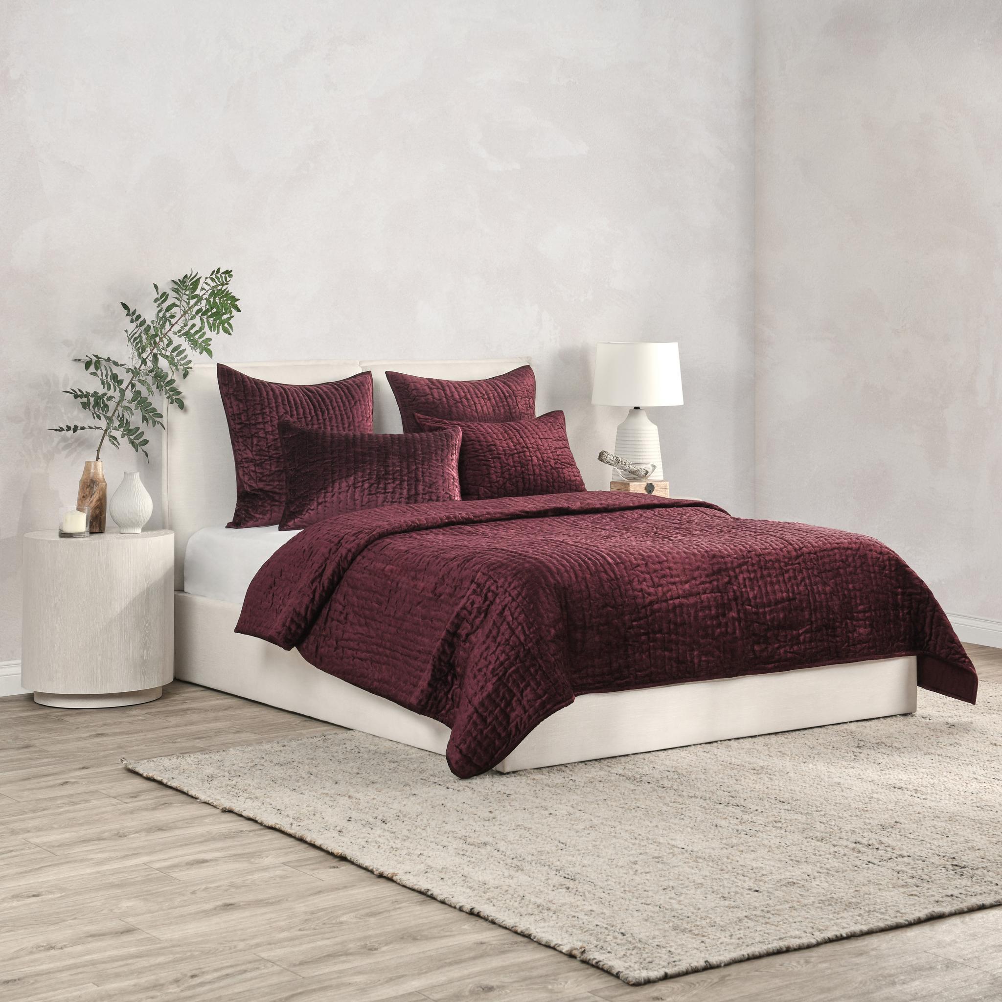 Bari Velvet Port Queen Quilt — view 2