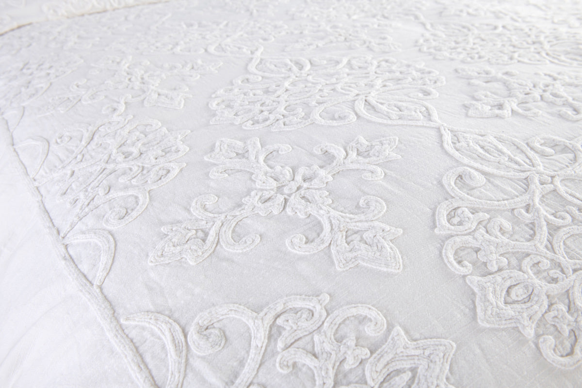 Reagan White Queen Duvet