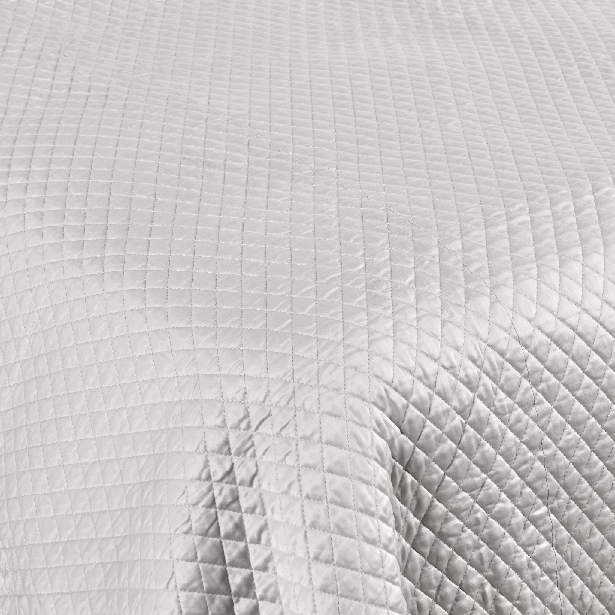 Diamond Silver Queen Quilt — view 6