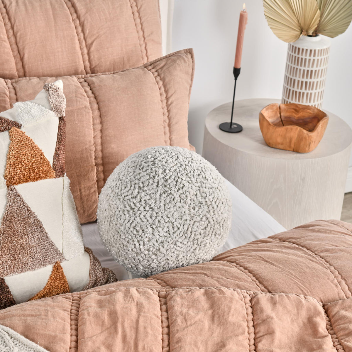 VC Maris Ivory/Natural 12" Round Pillow — view 5