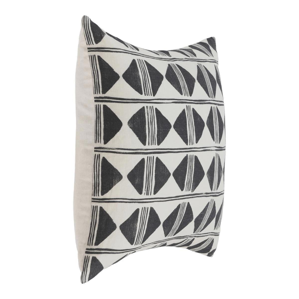 RO Nubia Black/White 22x22 Pillow — view 4