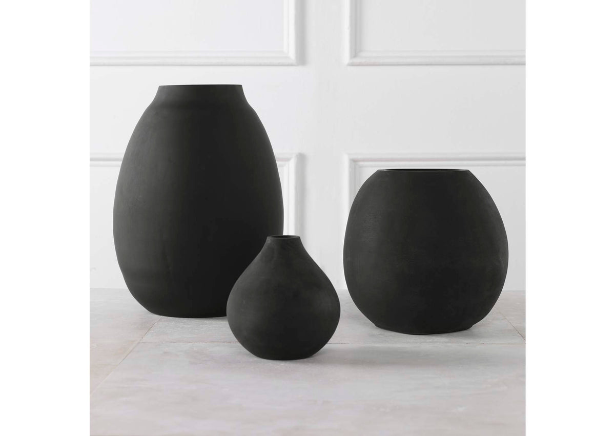 18068 Uttermost Hearth Matte Black Vases, Set