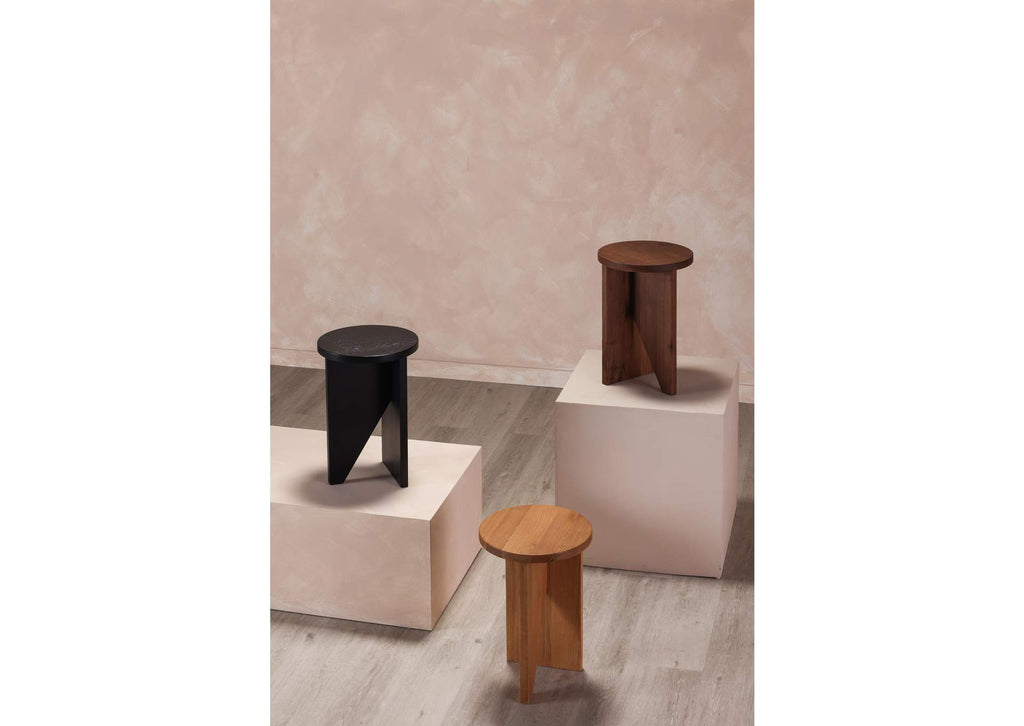 BC-1122-02 Grace Accent Table Black Oak