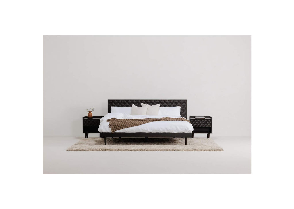 BZ-1132-02-0 Pablo Queen Bed Black