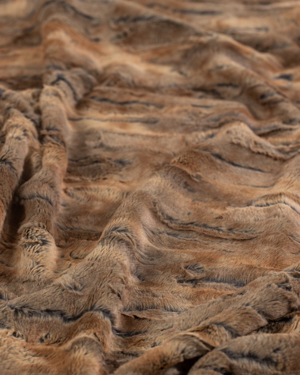 Red Wolf Throw