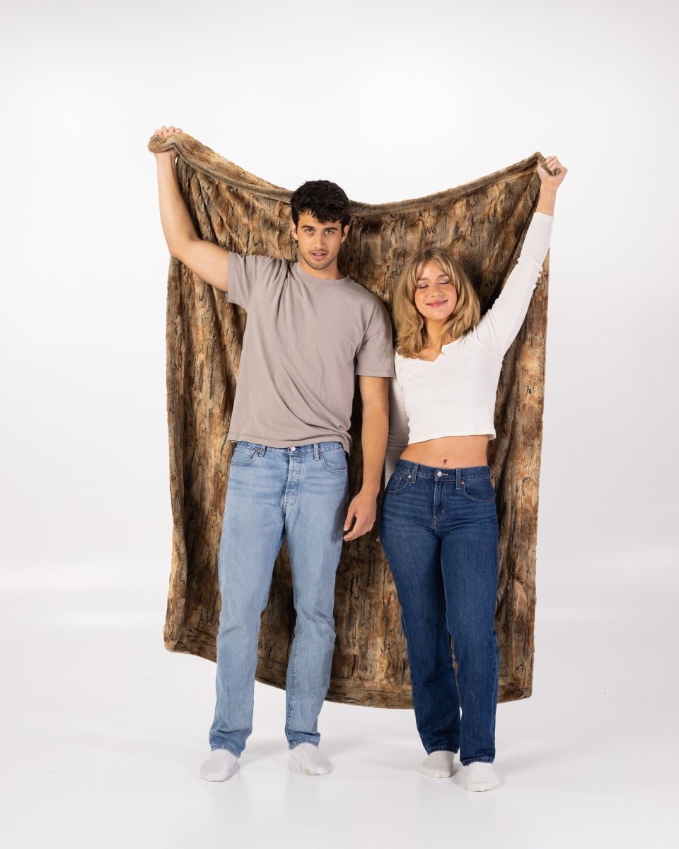 Red Wolf Throw