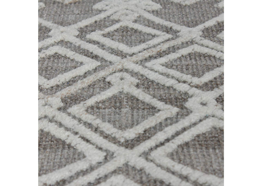 73070-5 Uttermost Sieano Gray Ivory Rug